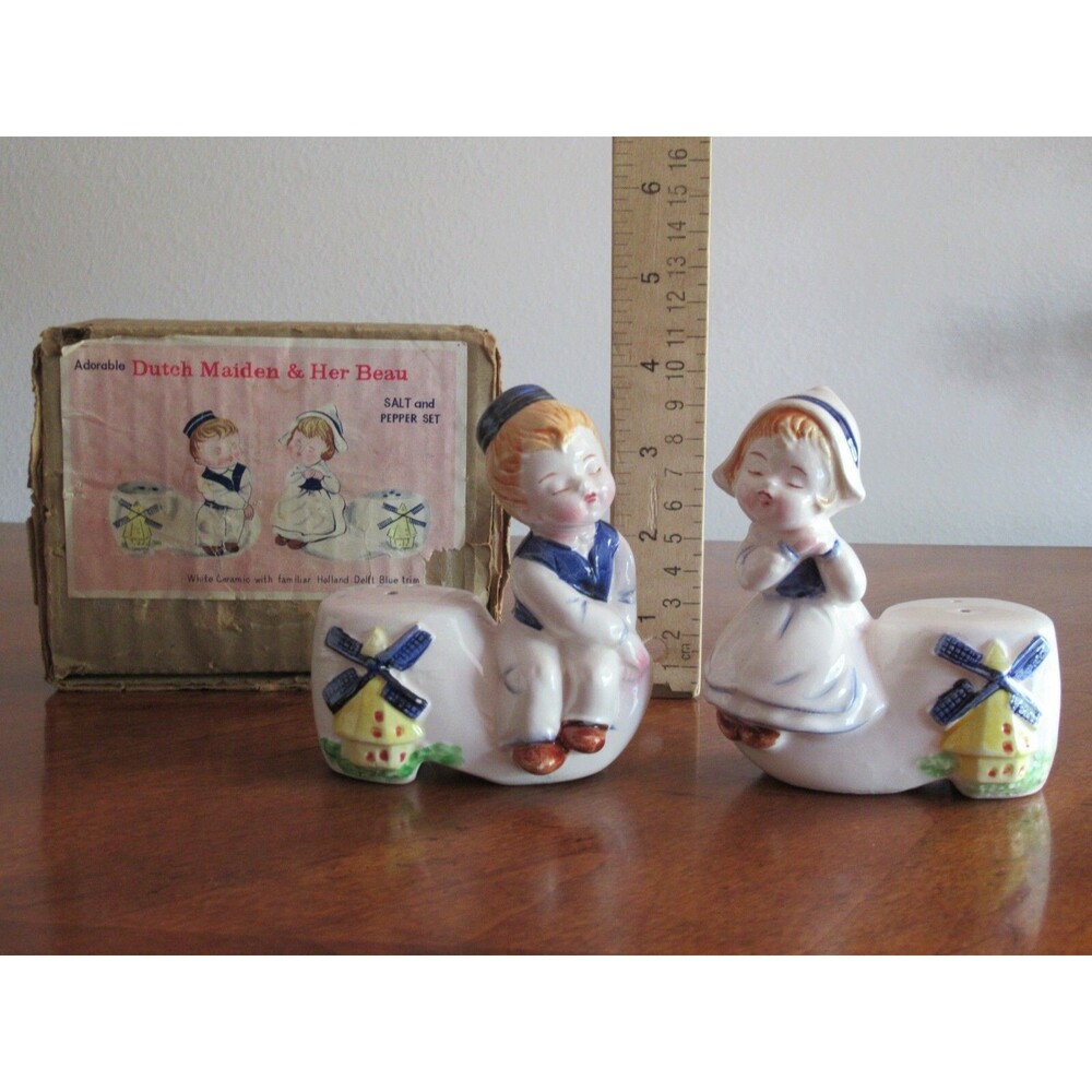 Dutch Maiden & Her Beau Windmill Girl Boy Salt Pepper Shaker Set 50/60's w/ Box